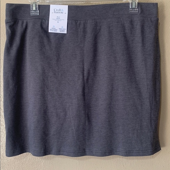 24. Activewear Bundle XL/1X croft & barrow Gray Knit Mini Skorts, Peach Shorts - Picture 2 of 6